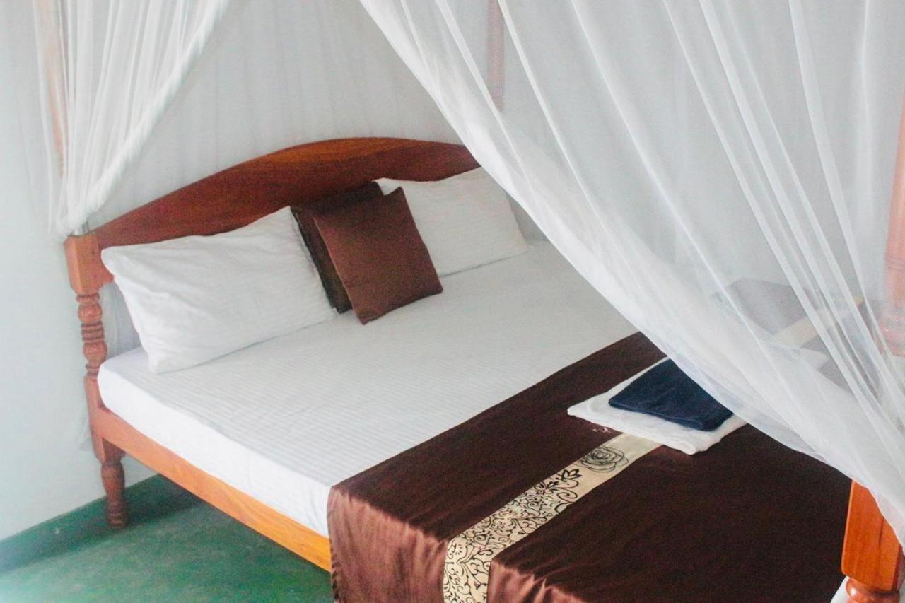 Sunrise Guest House & Restaurant Tangalle Exterior foto