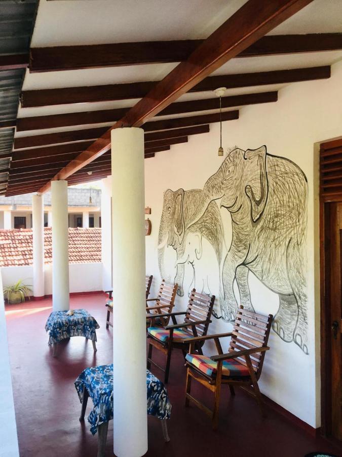 Sunrise Guest House & Restaurant Tangalle Exterior foto