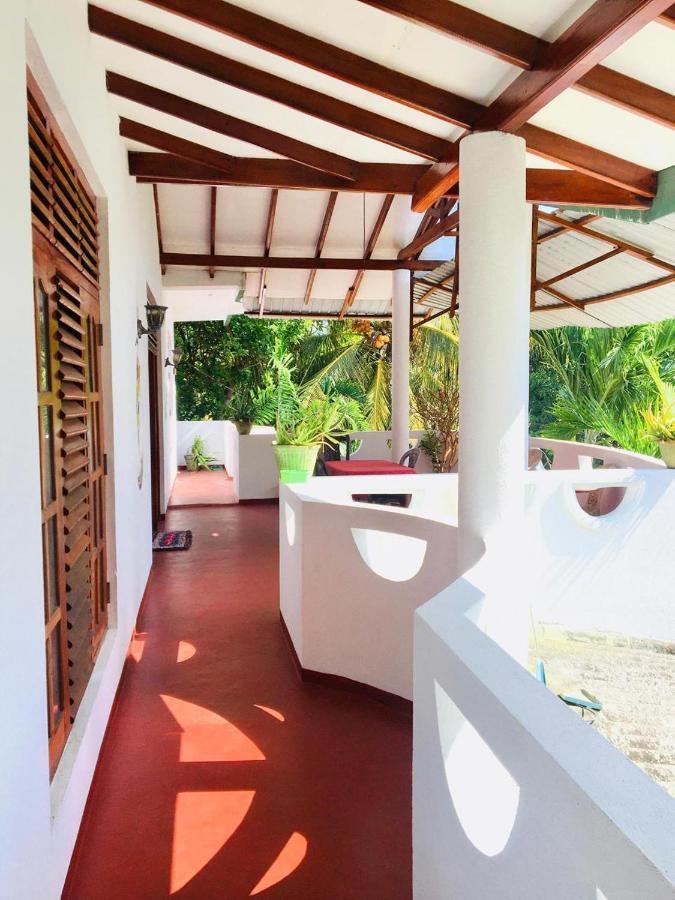 Sunrise Guest House & Restaurant Tangalle Exterior foto