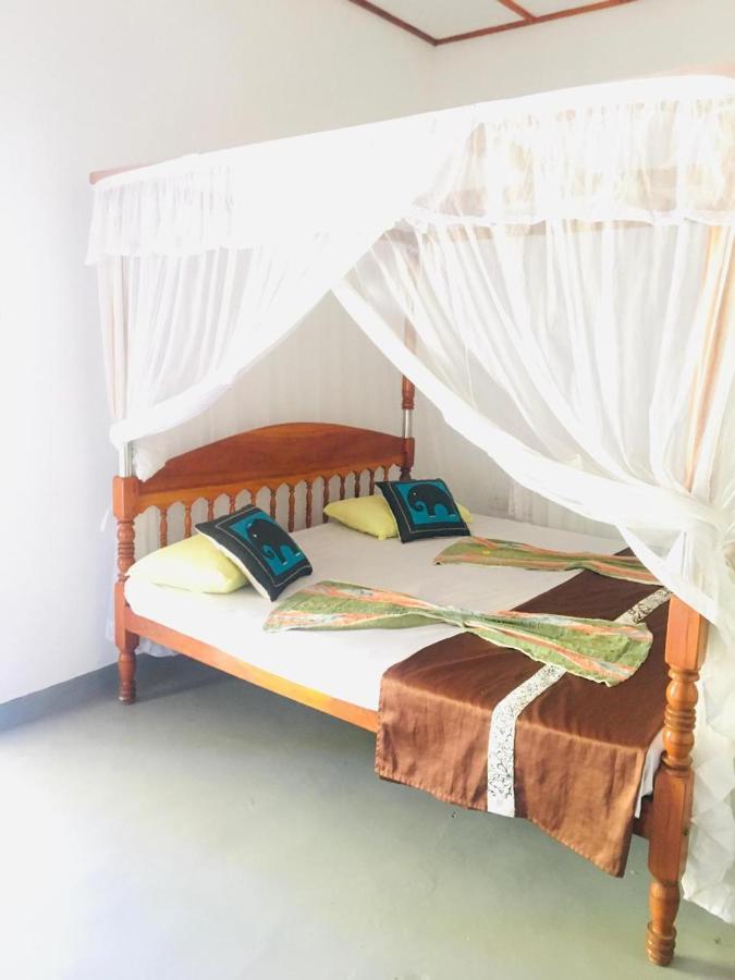 Sunrise Guest House & Restaurant Tangalle Exterior foto