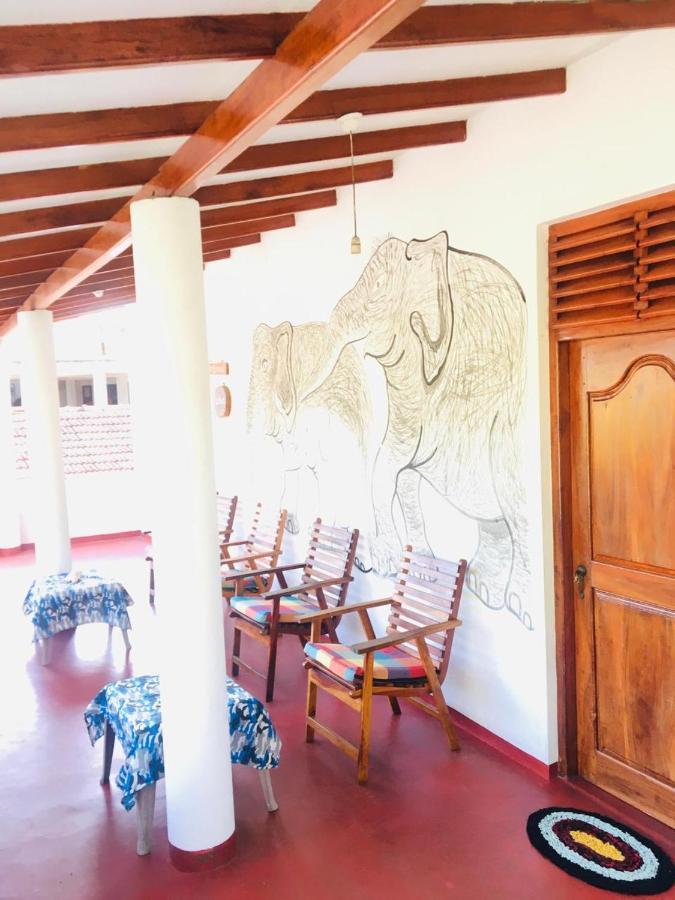 Sunrise Guest House & Restaurant Tangalle Exterior foto