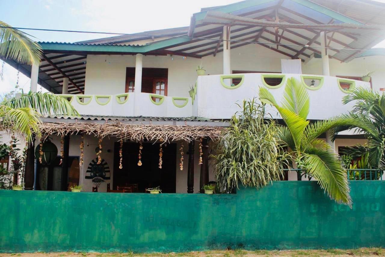 Sunrise Guest House & Restaurant Tangalle Exterior foto