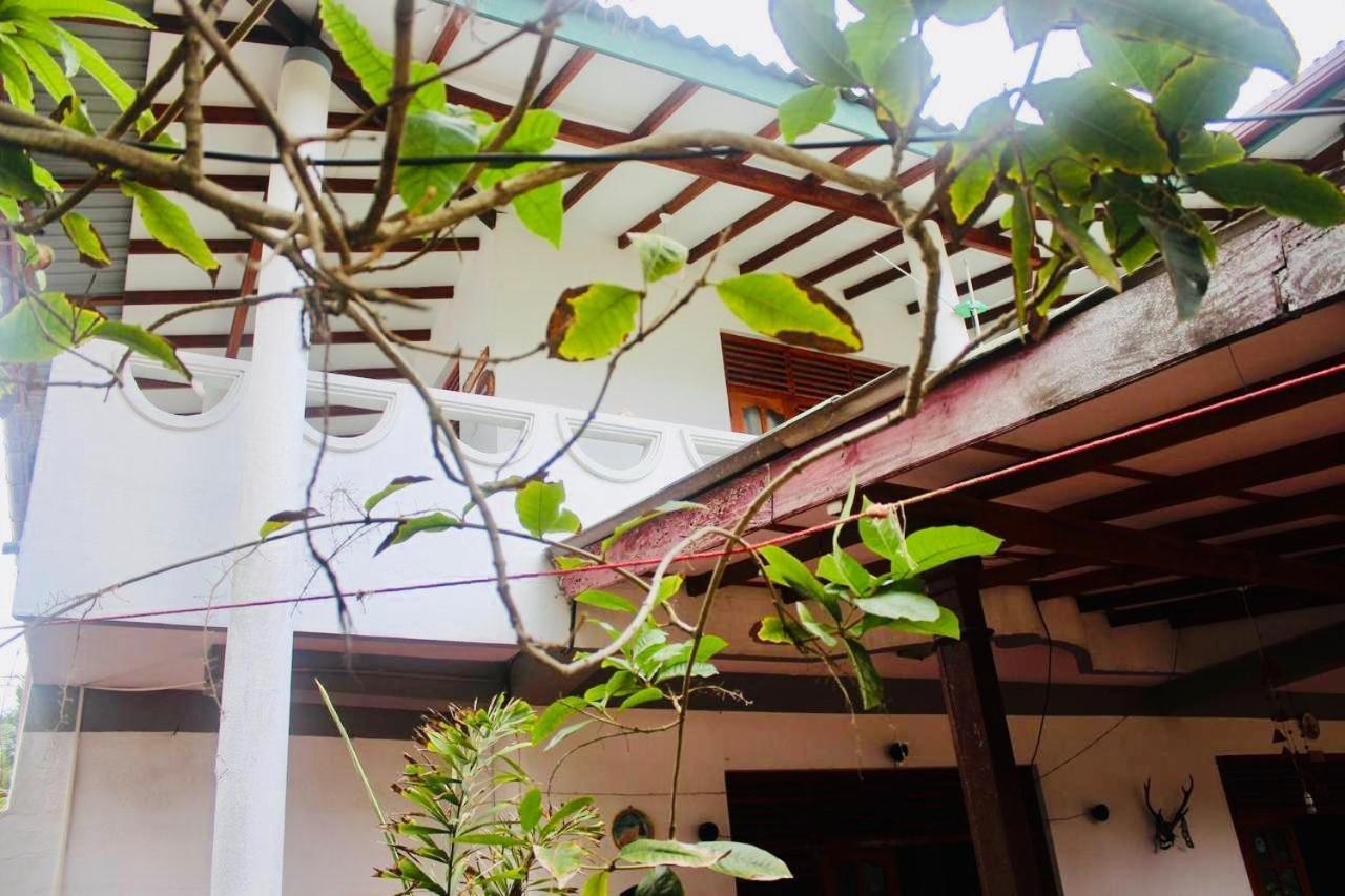 Sunrise Guest House & Restaurant Tangalle Exterior foto