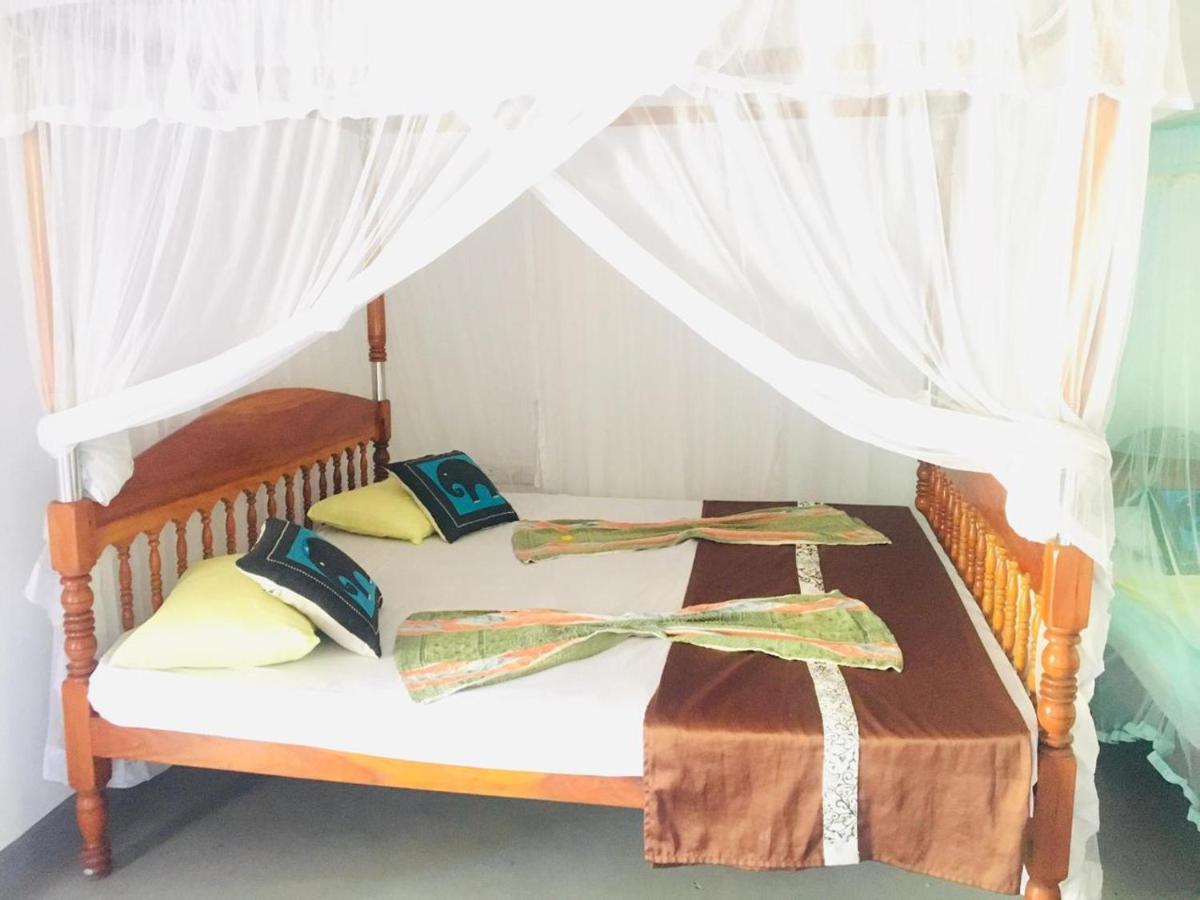 Sunrise Guest House & Restaurant Tangalle Exterior foto
