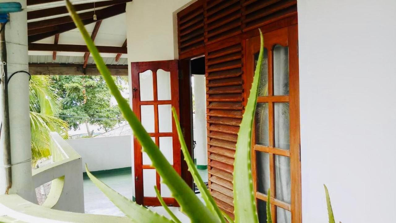 Sunrise Guest House & Restaurant Tangalle Exterior foto